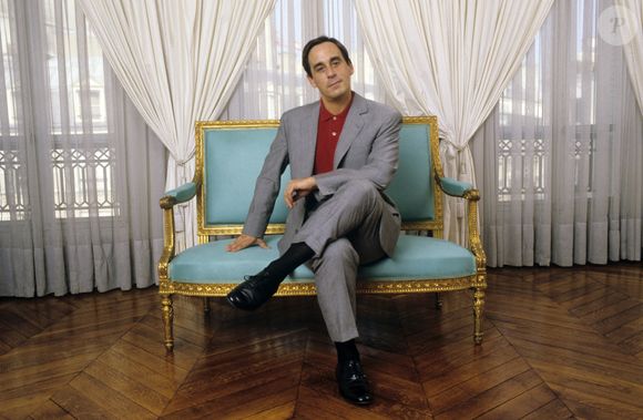 Dès les premières pages de son ouvrage "Confessions d'un babyboomer" (éd. J'ai lu), il évoque la fin de sa vie. 

Archives - En France, à Paris, Thierry Ardisson posant chez lui en octobre 1986