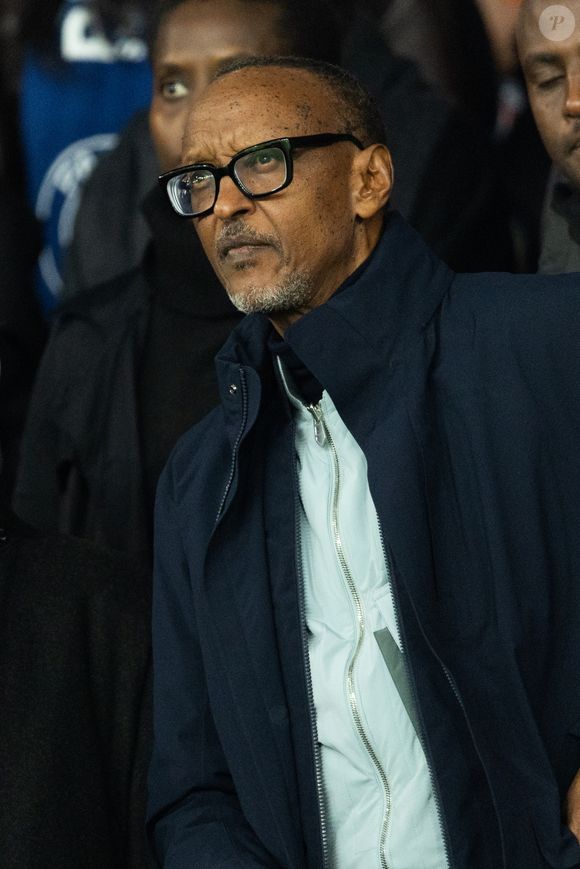 Paul Kagame (Président de la république du Rwanda) - Célébrités dans les tribunes du match de 8ème de finale aller de la Ligue Des Champions 2025-2026 (LDC) "PSG - Chelsea (5-2)" au Parc des Princes à Paris le 11 mars 2026. © Cyril Moreau/Bestimage