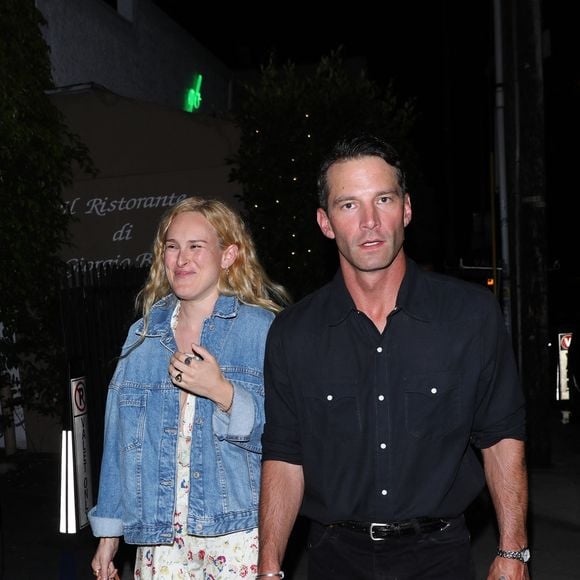 Rumer Willis est tout sourire alors qu'elle quitte le restaurant italien Giorgio Baldi à Santa Monica. Photo : Backgrid USA / Bestimage