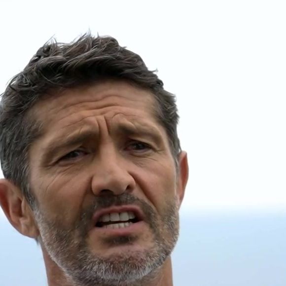 Il estime que cette équipe a réussi à "atteindre l'Everest" et à apporter de la joie aux Français.

Bixente Lizarazu perd ses moyens devant les caméras de "Sept à Huit" sur TF1.