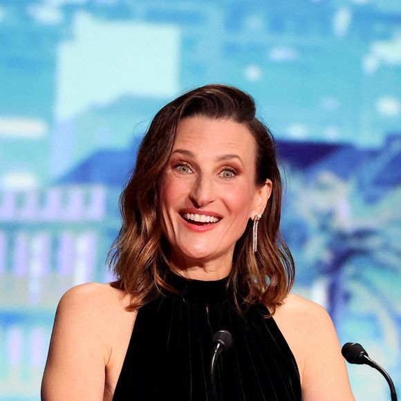On apprend qu'à 9 et 14 ans, Anna Paloma et Léon ont déjà un pied dans le cinéma
Camille Cottin (Maitresse de cérémonie) - Cérémonie d'ouverture du 77ème Festival International du Film de Cannes, au Palais des Festivals à Cannes. Le 14 mai 2024.
© Borde-Jacovides-Moreau / Bestimage