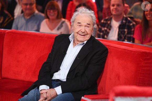 Exclusif - Pierre Perret lors de l'enregistrement de l'émission "Vivement dimanche" au studio Rive Gauche, présentée par M.Drucker avec une diffusion sur France 3 le 15 mars 2026, à Paris, France, le 4 mars 2026. © Guillaume Gaffiot/Bestimage