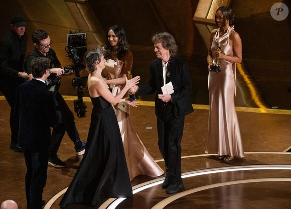 Un couple a été sacré de l'Oscar de la meilleure chanson original, "El Mal" dans "Emilia Perez"

Jacques Audiard, Camille et Clément Ducol lors de la cérémonie des Oscars à Los Angeles le 2 mars 2025
(Credit Image: AMPAS/ZUMA Press Wire)