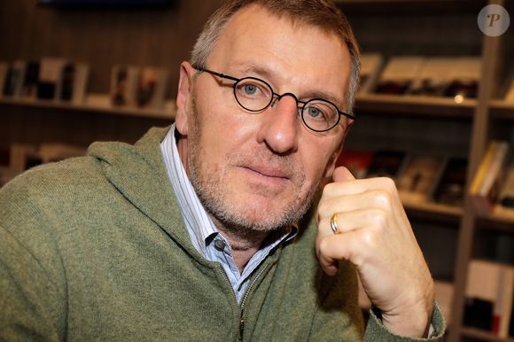 Grégoire Delacourt - Personnalités en dédicace au salon du livre "Livre Paris 2018" à Paris. Le 17 mars 2018. CEDRIC PERRIN / BESTIMAGE