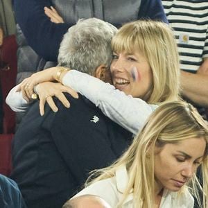 Nagui et sa femme Mélanie Page - Célébrités dans les tribunes du match du groupe D de l'Euro 2024 entre l'équipe de France face à l'Autriche (1-0) à Dusseldorf en Allemagne le 17 juin 2024. © Cyril Moreau/Bestimage