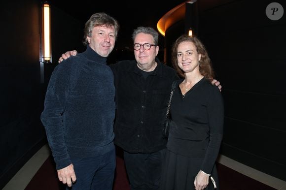 Exclusif - Richard Caillat, Douglas Kennedy et sa compagne Laure Gasparotto - Cocktail à l'issue de la générale de la pièce "Les gens de Bilbao naissent où ils veulent" au théâtre Marigny à Paris le 19 Novembre 2024. © Bertrand Rindoff / Bestimage