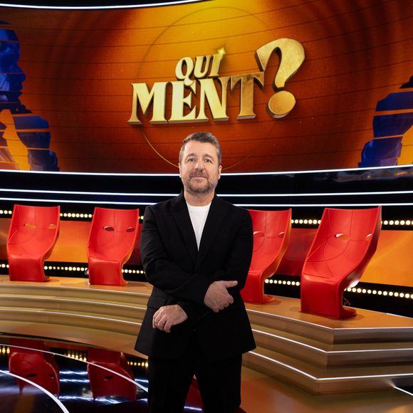 Exclusif - Bruno Guillon en backstage de l'enregistrement de l'émission "Qui Ment?" présentée par B.Guillon et diffusée le 20 août 2026 sur France 2, à Saint-Denis, Seine Daint-Denis, France, le 24 novembre 2025. © Jeremy Melloul/Bestimage