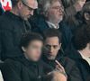 Ils étaient installés non loin de Kad Merad.

Fabien Marsaud (aka Grand Corps Malade) avec son fils, Paul de Saint Sernin - Célébrités dans les tribunes du match de Ligue 1 McDonald's entre le Paris Saint Germain (PSG) et l'Olympique de Marseille (OM) (5-0) au Parc des Princes à Paris le 8 février 2026. © Lionel Urman/Bestimage