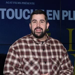 Pour son tout premier long-métrage, l’humoriste Artus a signé l’un des plus grands succès du cinéma français contemporain.

 Artus - Avant-première du film "La Pampa" au cinéma UGC Les Halles à Paris. © Denis Guignebourg/BestImage