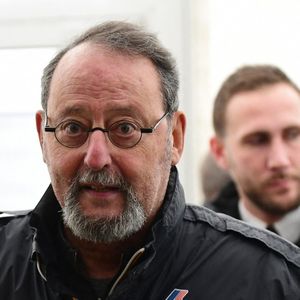 Jean Reno lors de la 164ème vente des Hospices de Beaune sous les Halles de Beaune le 17 novembre 2024.

Romain Doucelin / Bestimage