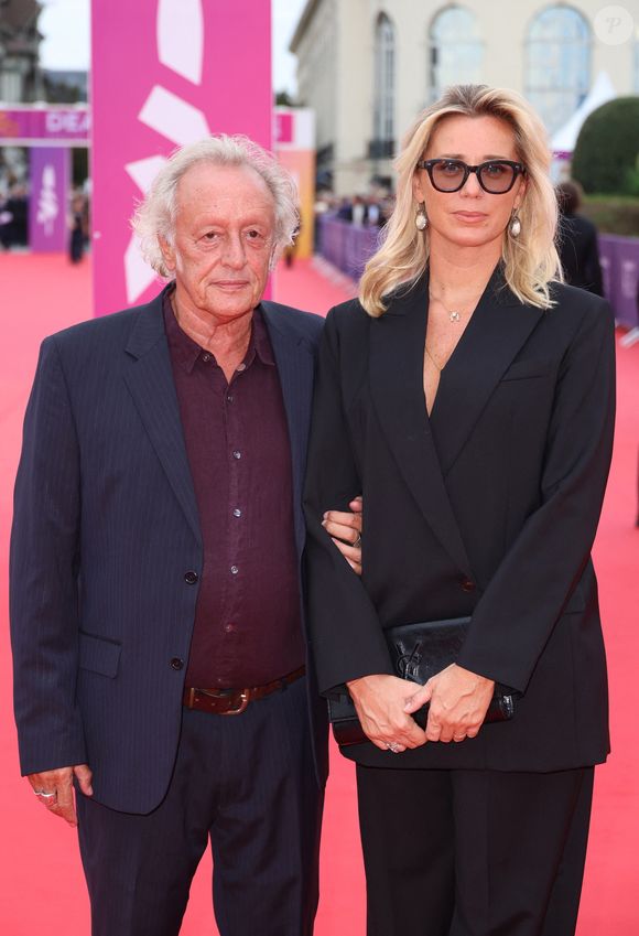 Sa femme Laure (29 ans sa cadette) le garde alerte

Didier Barbelivien et sa femme Laure - Arrivées à la soirée d'ouverture de la 50ème édition du Festival du Cinema Américain de Deauville, France, le 6 septembre 2024. © Denis Guignebourg/BestImage