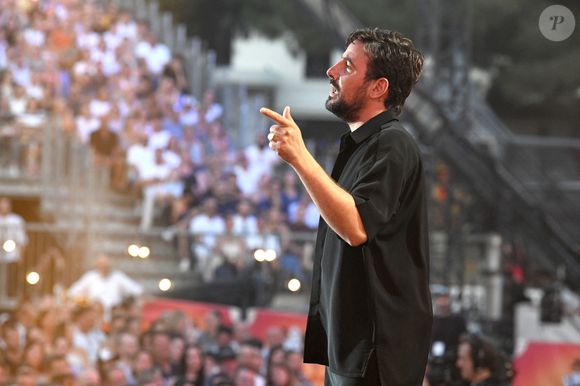 Exclusif - Maxime Gasteuil - Enregistrement de l'émission "L'humour à la plage" pour la 2eme édition du festival de Juan les Pins à la pinède Gould le 27 juin 2025. © Bruno Bebert / Bestimage