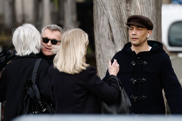 Annie Lemoine, Laurent Ruquier, Elisa Servier, Steevy Boulay - Obsèques d'Isabelle Mergault à la Coupole du Père-Lachaise à Paris le 30 mars 2026. © Cyril Moreau - Dominique Jacovides / Bestimage