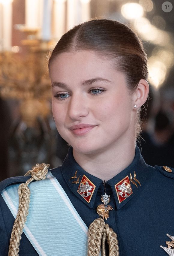 Avant cela, elle a suivi une formation militaire dans les trois armées.

La princesse Leonor - La famille royale d'Espagne célèbre les Pâques militaires au Palais royal de Madrid (Espagne), le 6 janvier 2026.
LALO YASKY / BESTIMAGE