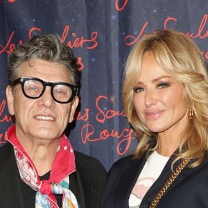 Marc Lavoine et Adriana Karembeu se sont affichés pour la première fois ensemble il y a maintenant plus d'un an au Théâtre des Champs-Élysées.

Exclusif - Marc Lavoine (co-producteur du spectacle) et sa compagne Adriana Karembeu lors de la générale du spectacle musical "Les Souliers Rouges" au Casino de Paris.
© Guirec Coadic/Bestimage