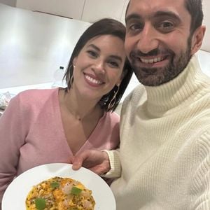 Sur Instagram, ce n'est pas moins d'un million de personnes qui le suivent, et quasiment deux millions sur TikTok. 

Jimmy Mohamed et son épouse Souailla Mohamed