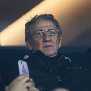 Richard Anconina dans les tribunes lors du match de Ligue Des Champions 2024-2025 (LDC) "PSG - Brest (7-0)" au Parc Des Princes, le 19 février 2025.
© Cyril Moreau/Bestimage
