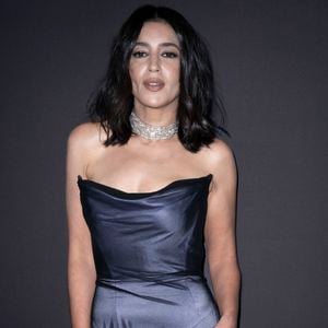 L'événement a aussi réuni les amies de toujours Leïla Bekhti en robe vintage Richard Tyler et Géraldine Nakache, ainsi que Charlotte Le Bon en ensemble Tod's.

Leïla Bekthi - Photocall de la soirée "Kering Women in Motion Awards" à la Place de la Castre lors du 79ème Festival International du Film de Cannes. Le 17 mai 2026.

© Olivier Borde / Bestimage
