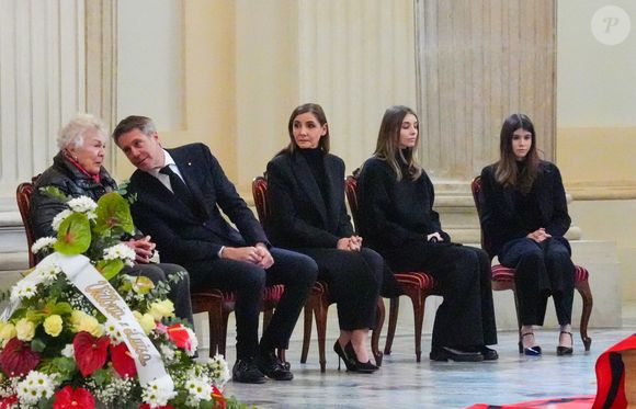 Maria Pia de Savoie et le prince Emmanuel-Philibert de Savoie - Veillée funèbre du prince Victor-Emmanuel de Savoie, en l'Eglise de Sant'Uberto à Turin, en présence de sa veuve Marina Ricolfi-Doria, de son fils, le prince Emmanuel-Philibert de Savoie avec sa femme la princesse Clotilde Courau et leurs filles les princesses Vittoria et Luisa, le 9 février 2024. Le fils du dernier roi d'Italie s'est éteint le 3 février 2024 à l'âge de 86 ans.
Crédit : Lucia Sabatelli / Bestimage