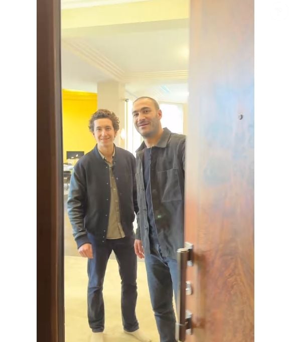 Ce vendredi 14 mars 2025, sur Instagram, Valentin Kretz et son frère cadet Raphaël ont mis en avant un nouveau bien d'exception niché dans le 16ème arrondissement de Paris... 

Valentin et Raphaël Kretz qui mettent à l'honneur sur Instagram l'ancienne propriété de Pierre Balmain, actuellement en vente (Capture d'écran - Instagram - 14 mars 2025).