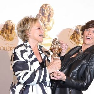 Muriel Robin (Molière d'honneur) et sa femme Anne Le Nen - Photocall des lauréats de la 37ème Nuit des Molières aux Folies Bergère à Paris le 4 mai 2026.

© Jack Tribeca / Bestimage