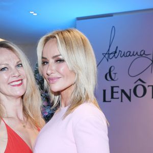 Adriana Karembeu et sa soeur Natalia Sklenarikova - A l'occasion de la fête des Mères, Adriana Karembeu et Lenôtre s'associent pour créer l'entremets "Nina" au Pré Catelan à Paris le 29 avril 2025.
Cette création à quatre mains est le fruit d'une complicité artistique entre Adriana Karembeu, icône internationale de la mode, ambassadrice engagée, maman au grand cœur et Étienne Leroy Chef Patissier Lenôtre el Champion du Monde de la Pâtisserie.
Pensé comme une rose à offrir, l'entremets « Nina » est symbole de tendresse, de lien et de partage. Cette co-création soutient la Croix-Rouge française, 5% des bénéfices seront reversés à l'association, auprès de laquelle Adriana Karembeu est ambassadrice depuis plus de 25 ans. © Rachid Bellak/Bestimage