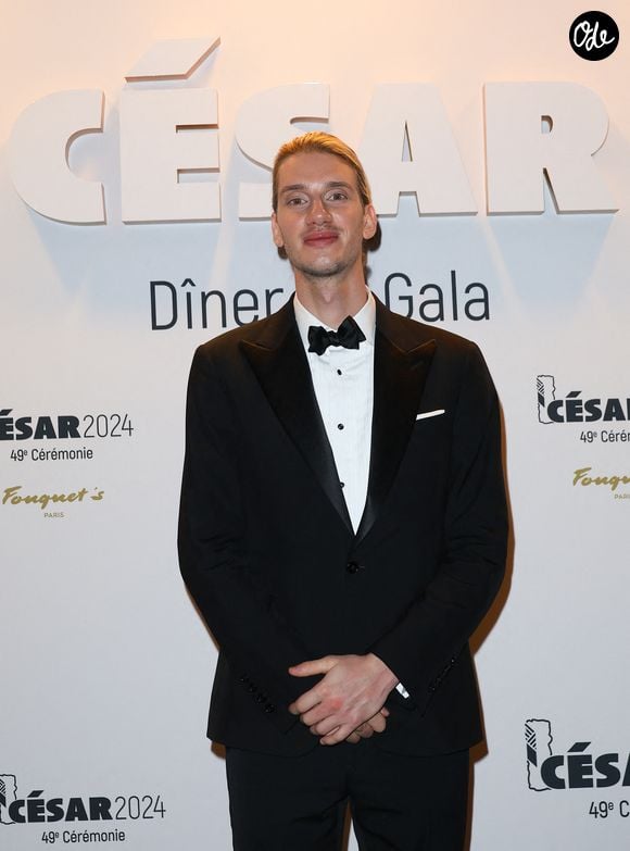 Paul Mirabel (habillé en Ralph Lauren et chaussures Louboutin) - Photocall de la 49ème édition de la cérémonie des César au Fouquet's à Paris Le 23 fevrier 2024 © Coadic Guirec / Bestimage