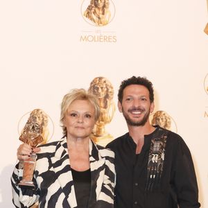 Muriel Robin (Molière d'honneur) et sa femme Anne Le Nen - Photocall des lauréats de la 37ème Nuit des Molières aux Folies Bergère à Paris le 4 mai 2026.

© Jack Tribeca / Bestimage