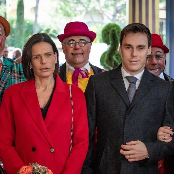 La princesse Stéphanie de Monaco et ses enfants, Louis Ducruet, Pauline Ducruet et Camille Gottlieb - Troisième jour du 44ème Festival International du Cirque de Monte-Carlo à Monaco le 19 janvier 2020. © Olivier Huitel / Pool Restreint Monaco / Bestimage

|Pool - La princesse Stéphanie de Monaco et ses enfants, Louis, Pauline et Camille lors du 44ème Festival International du Cirque de Monte-Carlo