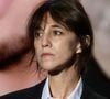 Charlotte Gainsbourg en pleurs lors d'une cérémonie organisée par le Conseil des institutions juives de France (CRIF) en hommage aux victimes des attentats du Hamas du 7 octobre 2023 contre Israël, à l'occasion du premier anniversaire de l'événement, à Paris, le 7 octobre 2024. © Stéphane Lemouton / Bestimage