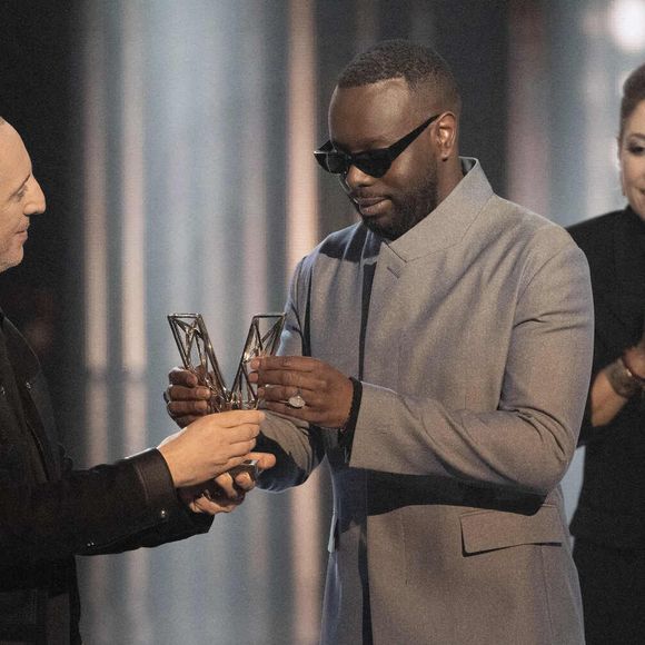 Maitre Gims reçoit un prix d'honneur de Gad Elmaleh lors des 40èmes Victoires De La Musique à La Seine Musicale le 14 février 2025 à Boulogne-Billancourt, France. Photo by David NIVIERE/ABACAPRESS.COM