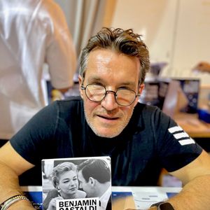 Benjamin Castaldi - Foire du Livre de Brive 2024 à la Halle Georges Brassens de Brive-la-Gaillarde le 8 novembre 2024.
© Fabien Faure / Bestimage