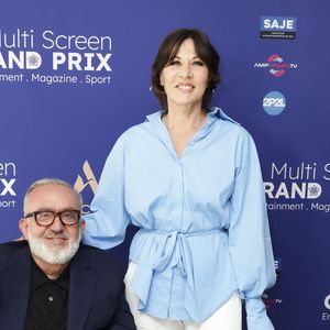 "Ta vie n'est pas la même que quelqu'un qui est en bonne santé aujourd'hui qu'il est en chaise. Le handicap est un vrai sujet parce que quand on n'y est pas confronté, on ne se rend pas compte." 

Exclusif - Dominique Farrugia, Mathilde Seigner - Première édition du Multi Screen Grand  Paris le 12 juin 2025 - © Jack Tribeca / Bestimage