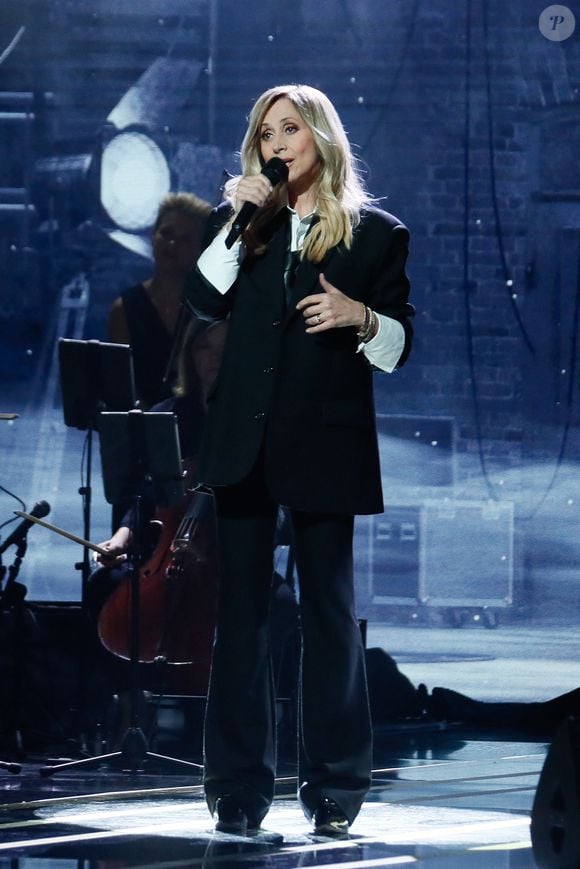 Exclusif - Lara Fabian lors de l'enregistrement de l'émission "Serge Lama, le dernier rappel" présentée par F. Bollaert, diffusée le vendredi 21 novembre 2025 sur France 3 à 21h10, au théâtre Marigny à Paris, France, le 29 avril 2025. © Clovis-Moreau/Bestimage