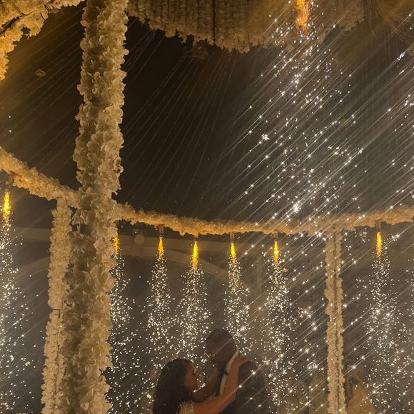 Vitaa au mariage de Sarah, la fille de l'époux de la chanteuse, Hicham. Instagram.  mai 2025