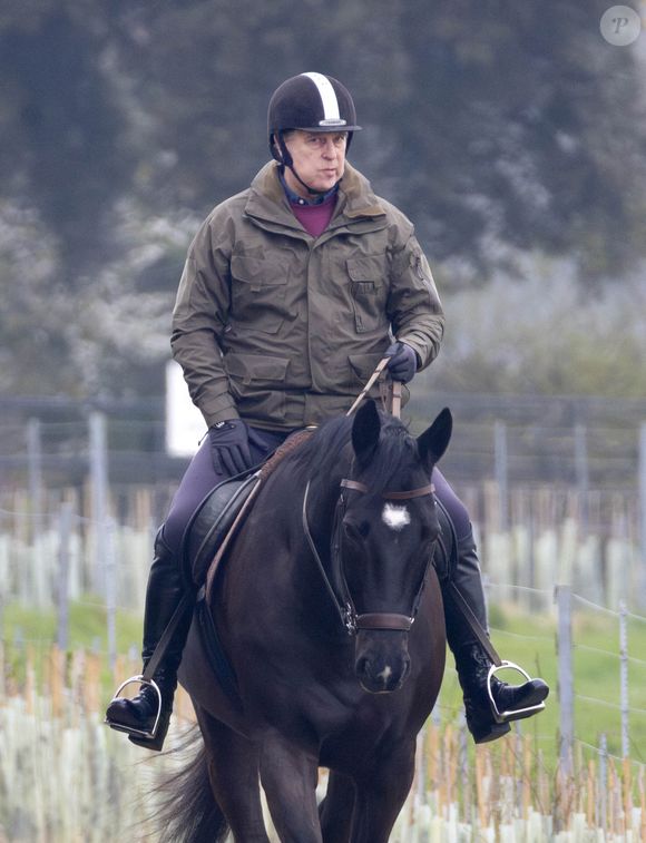 Le prince Andrew, duc d'York, est venu au château de Windsor pour sa traditionnelle promenade à cheval dans le parc le 24 ars 2025 Dana Press / Bestimage