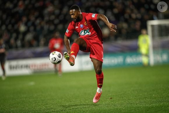 L'ami de Nazon Duckens a reçu une alarme de guerre.

Duckens Nazon (Quevilly-Rouen) - 16ème de finale de la Coupe de France "Quevilly Rouen - AS Monaco (1-3)" au stade Robert Diochon, le 2 janvier 2022.