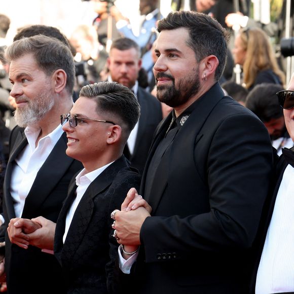 Le film d'Artus, qui a dépassé les dix millions d'entrées en France, concourra en effet le 28 février 2025 pour le trophée du Meilleur premier film.

Clovis Cornillac, Artus, Alice Belaidi et l'équipe du film "Un p'tit truc en plus" - Montée des marches du film « Le comte de Monte-Cristo » lors du 77ème Festival International du Film de Cannes, au Palais des Festivals à Cannes. Le 22 mai 2024 © Jacovides-Moreau / Bestimage