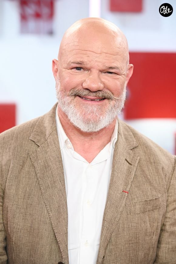 Exclusif - Philippe Etchebest lors de l'enregistrement de l'émission Vivement dimanche au studio Rive gauche, présentée par M.Drucker, diffusée sur France 3 le 17 mai 2026, à Paris, France, le 21 avril 2026. © Guillaume Gaffiot/Bestimage