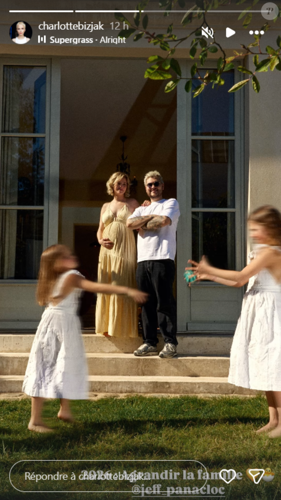 Il est déjà papa de Rose, 8 ans, et d'Alice, 5 ans.
Story Instagram @charlottebizjak, mardi 21 avril 2026