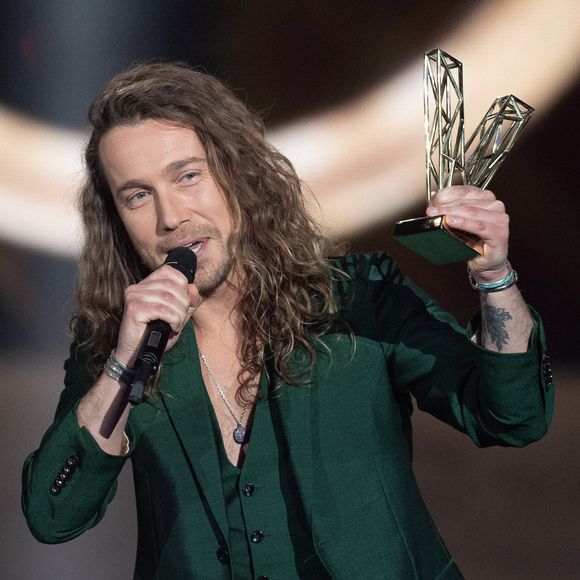 En effet, si l'artiste a depuis connu une fulgurante carrière et raflé plusieurs prix, il est également devenu père en mars 2021 et c'est bien-là sa plus belle récompense...

Julien Doré reçoit le prix de la meilleure création audiovisuelle de l'année lors de la 36e édition des Victoires de la Musique, à la Seine Musicale, le 12 février 2021 à Boulogne-Billancourt, en France. Photo de David Niviere/Abaca