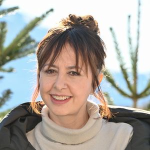 Valerie Bonneton pose pour le photocall du film 'Des jours meilleurs' lors du 28ème Festival du Film de Comédie à L'Alpe d'Huez, France, le 17 janvier 2025. Photo by Mireille Ampilhac/ABACAPRESS.COM