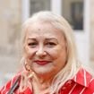 Habitante du 9e arrondissement à Paris, Josiane Balasko ouvre la porte de sa maison à la déco kitch assumée