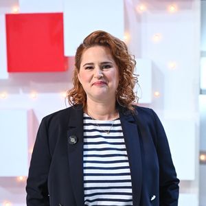 C'est ce que l'on apprenait en mars dernier dans un entretien que l'humoriste a accordé à nos confrères de "Paris Match".

Exclusif - Elodie Poux - Enregistrement de l'émission "Vivement Dimanche" au Studio Gabriel à Paris, présentée par M.Drucker et diffusée le 5 mai sur France 3. Le 29 avril 2024
© Guillaume Gaffiot / Bestimage