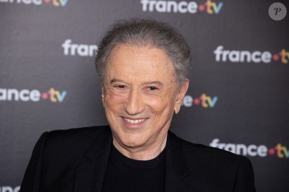 Michel Drucker assiste à la conférence de presse de France TV le 04 septembre 2024 à Paris, France. Photo par Nasser Berzane/ABACAPRESS.COM