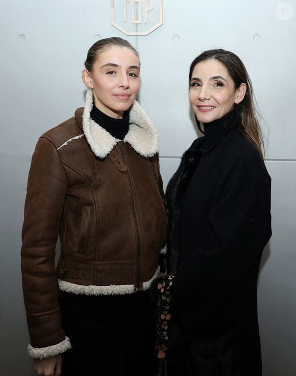 Exclusif - La princesse Clotilde Courau de Savoie et sa fille Vittoria de Savoie - Vernissage de l'exposition "Liaisons dangereuses & Métamorphoses" du créateur Elie Top à l'occasion de ses 10 ans de création chez Christie's à Paris le 27 janvier 2025. © Denis Guignebourg/BestImage