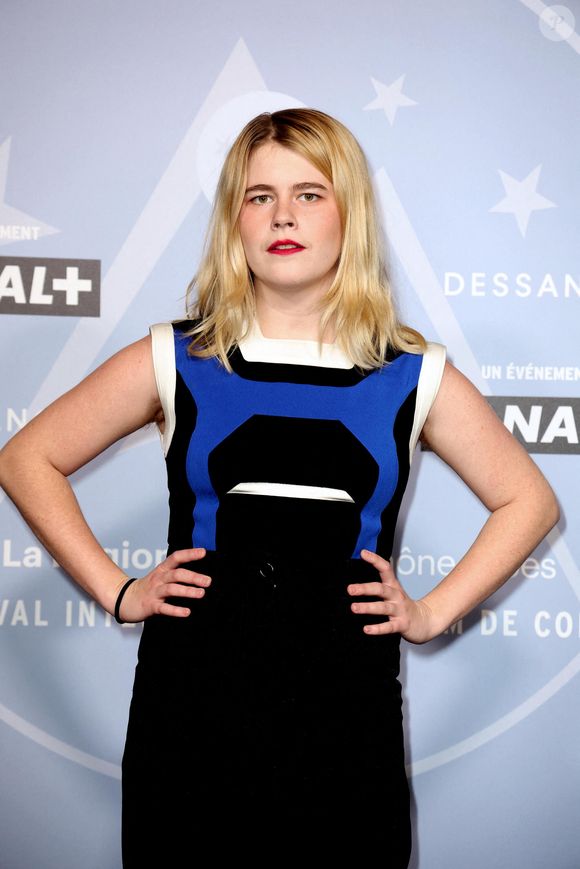 et précise toujours vivre en colocation à Nantes avec une amie.

Zaho de Sagazan au photocall de la cérémonie d'ouverture du 28ème Festival International du Film de Comédie à l'Alpe d'Huez le 13 janvier 2025.

© Dominique Jacovides / Bestimage