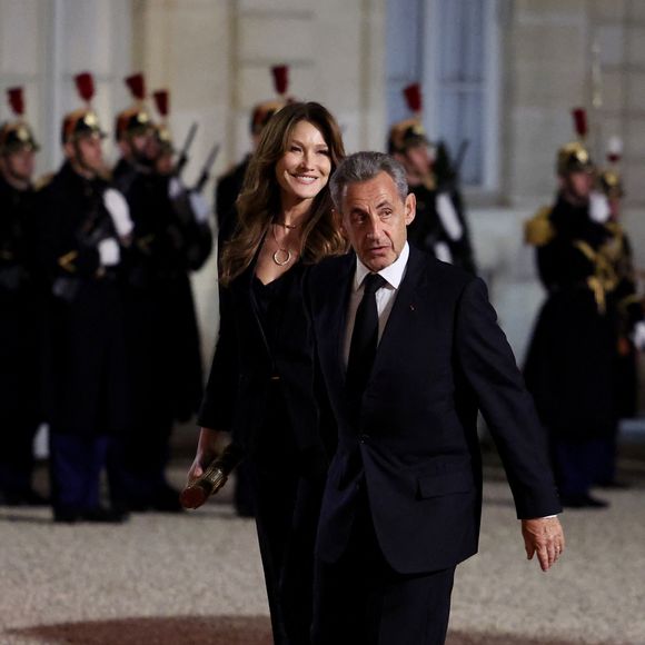 Nicolas Sarkozy et sa femme Carla Bruni-Sarkozy lors de l'accueil par le couple présidentiel français du président du Kazakhstan au palais de l'Elysée à Paris pour un dîner d'état le 5 novembre 2024.

© Dominique Jacovides / Bestimage