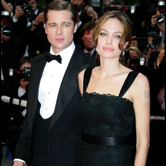 Leur séparation a été marquée par des rumeurs de liaison entre Brad Pitt et Angelina Jolie. 

Angelina Jolie et Brad Pitt au 60e Festival de Cannes en 2007

Guillaume Gaffiot/Bestimage