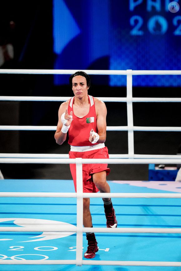 L'Algérienne Imane KHELIF, médaillée d'or, participe à la finale des 66 kg féminins de boxe au stade Roland-Garros lors des Jeux Olympiques de Paris 2024, le 9 août 2024. Photo by Julien Poupart/ABACAPRESS.COM